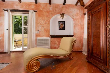 3-Bedroom Villa with Pool in Poreč for Up to 8