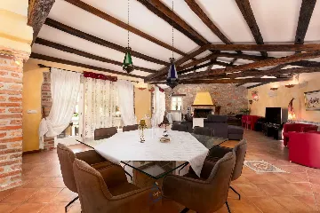 3-Bedroom Villa with Pool in Poreč for Up to 8