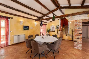 3-Bedroom Villa with Pool in Poreč for Up to 8