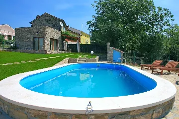 Pet-Friendly 2-Bedroom Villa with Private Pool in Buzet