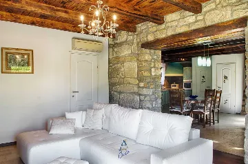 Pet-Friendly 2-Bedroom Villa with Private Pool in Buzet