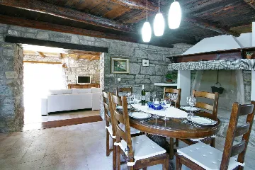 Pet-Friendly 2-Bedroom Villa with Private Pool in Buzet