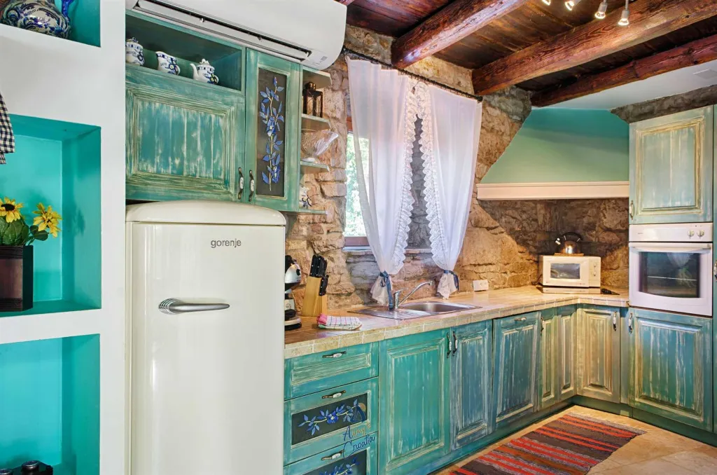 Pet-Friendly 2-Bedroom Villa with Private Pool in Buzet