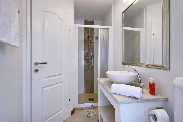 Pet-Friendly 2-Bedroom Villa with Private Pool in Buzet