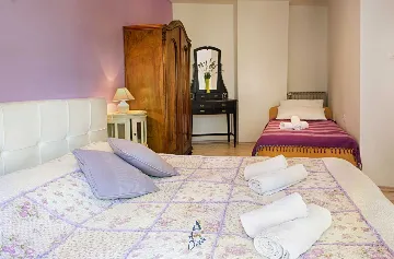 Pet-Friendly 2-Bedroom Villa with Private Pool in Buzet