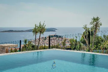 Sea-View Terrace Villa for 8 Guests in Primošten