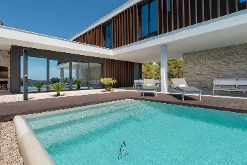 Sea-View Terrace Villa for 8 Guests in Primošten