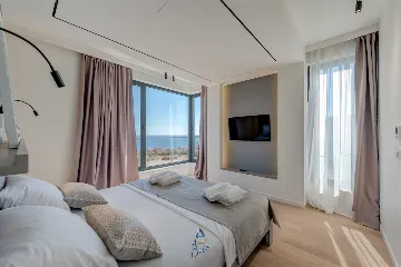 Sea-View Terrace Villa for 8 Guests in Primošten