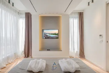 Sea-View Terrace Villa for 8 Guests in Primošten