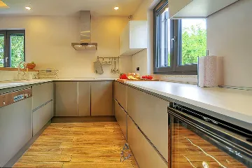 Višnjan 5-Bedroom Villa with Double Pool & Jacuzzi