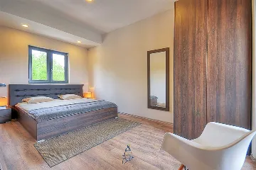 Višnjan 5-Bedroom Villa with Double Pool & Jacuzzi