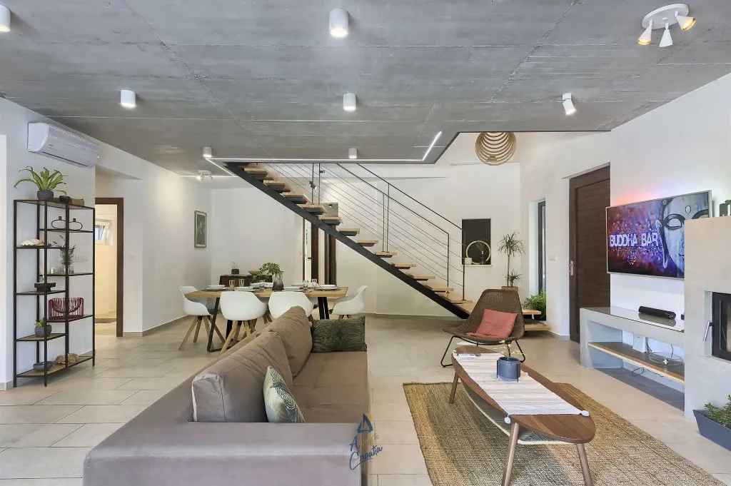 Pomer Secluded Villa with Private Pool for 8 Guests