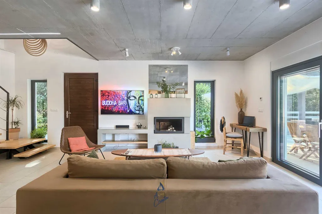 Pomer Secluded Villa with Private Pool for 8 Guests