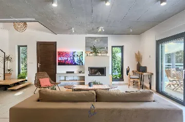 Pomer Secluded Villa with Private Pool for 8 Guests