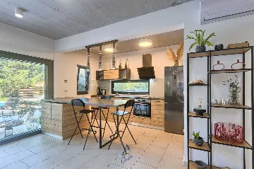 Pomer Secluded Villa with Private Pool for 8 Guests