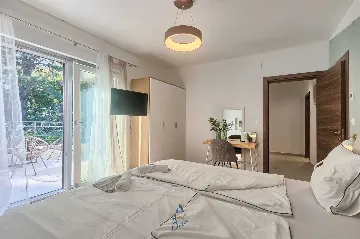 Pomer Secluded Villa with Private Pool for 8 Guests