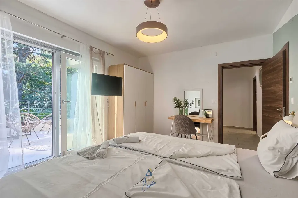 Pomer Secluded Villa with Private Pool for 8 Guests