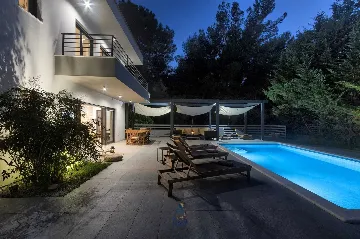 Pomer Secluded Villa with Private Pool for 8 Guests