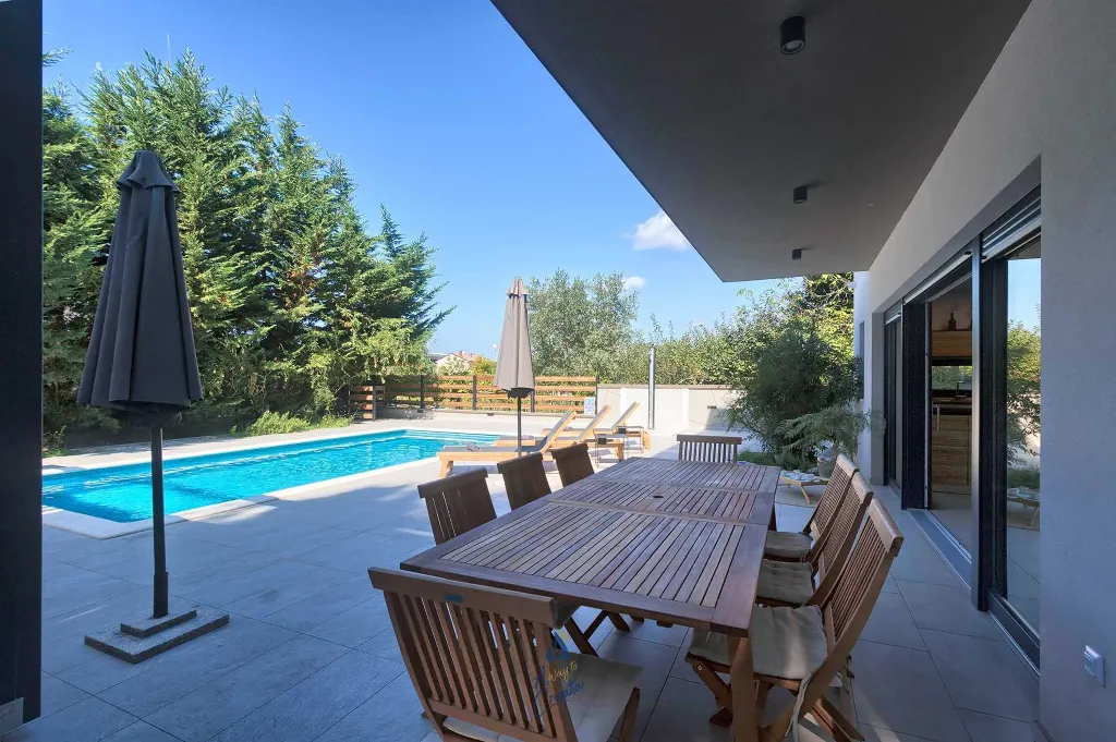 Pomer Secluded Villa with Private Pool for 8 Guests