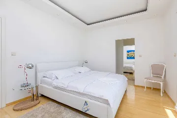 Ičići 5-Bedroom Villa for 10 Guests