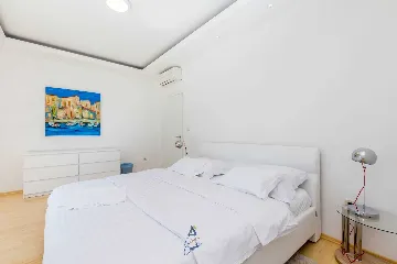 Ičići 5-Bedroom Villa for 10 Guests