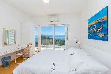 Ičići 5-Bedroom Villa for 10 Guests