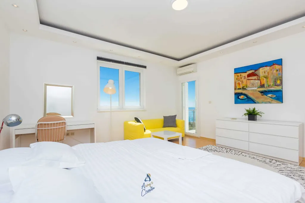 Ičići 5-Bedroom Villa for 10 Guests