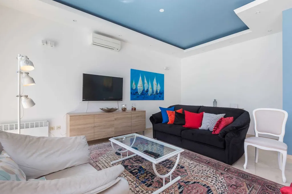 Ičići 5-Bedroom Villa for 10 Guests