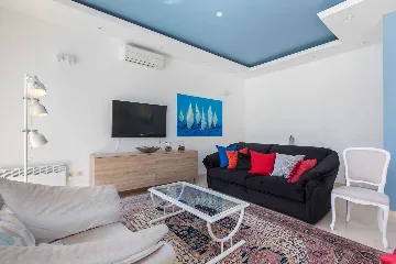 Ičići 5-Bedroom Villa for 10 Guests