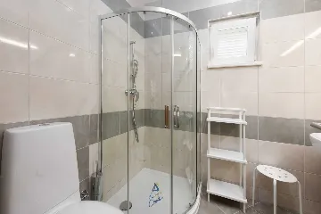 Ičići 5-Bedroom Villa for 10 Guests