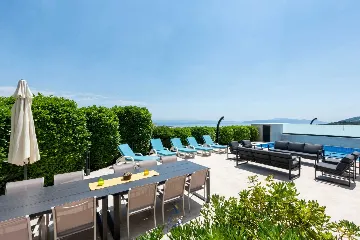 Ičići 5-Bedroom Villa for 10 Guests