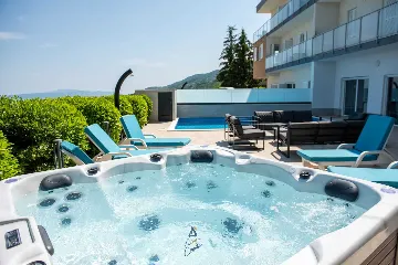 Ičići 5-Bedroom Villa for 10 Guests