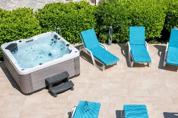 Ičići 5-Bedroom Villa for 10 Guests