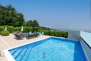 Ičići 5-Bedroom Villa for 10 Guests