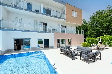 Ičići 5-Bedroom Villa for 10 Guests
