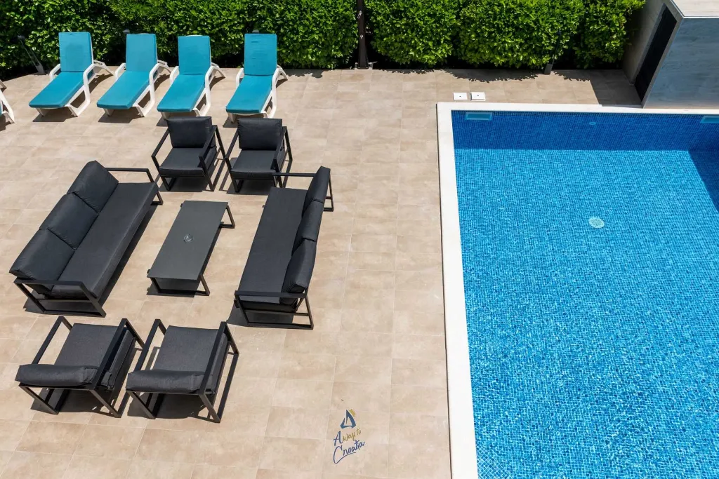 Ičići 5-Bedroom Villa for 10 Guests