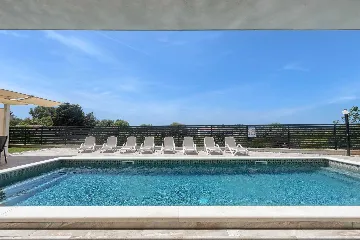 5-Bedroom Villa in Prematura for 10 Guests