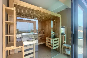 5-Bedroom Villa in Prematura for 10 Guests