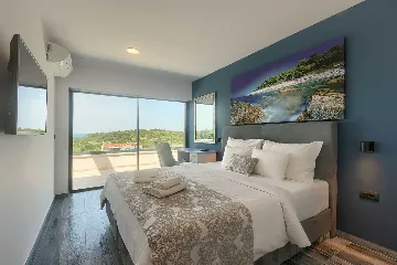 5-Bedroom Villa in Prematura for 10 Guests