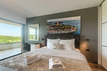 5-Bedroom Villa in Prematura for 10 Guests