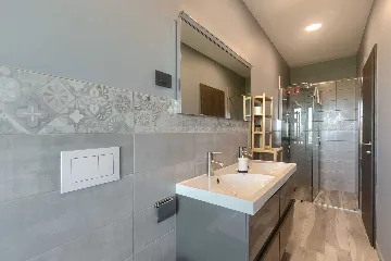 5-Bedroom Villa in Prematura for 10 Guests