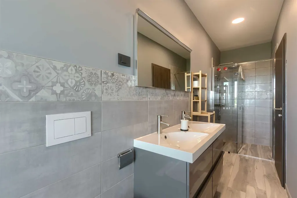 5-Bedroom Villa in Prematura for 10 Guests