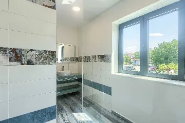 5-Bedroom Villa in Prematura for 10 Guests