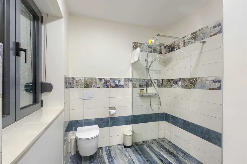 5-Bedroom Villa in Prematura for 10 Guests