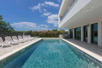 5-Bedroom Villa with Pool and Indoor Wellness in Premantura