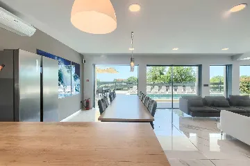 5-Bedroom Villa with Pool and Indoor Wellness in Premantura