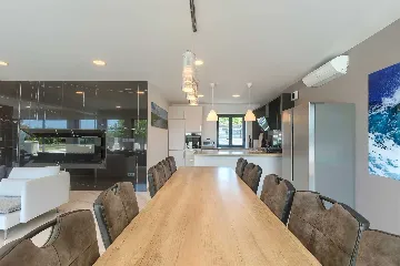 5-Bedroom Villa with Pool and Indoor Wellness in Premantura