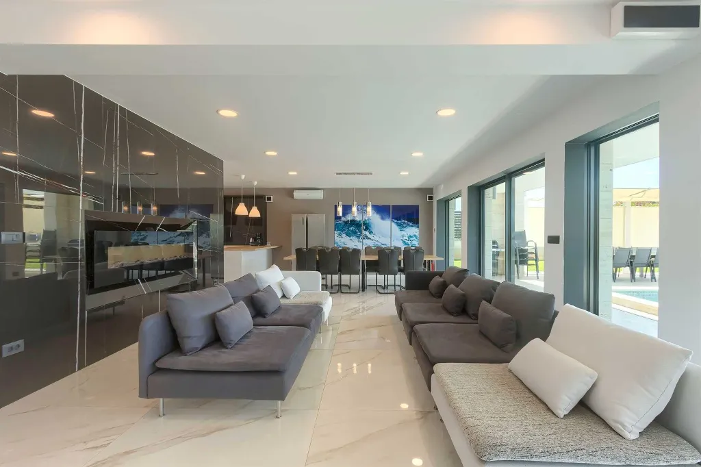 5-Bedroom Villa with Pool and Indoor Wellness in Premantura