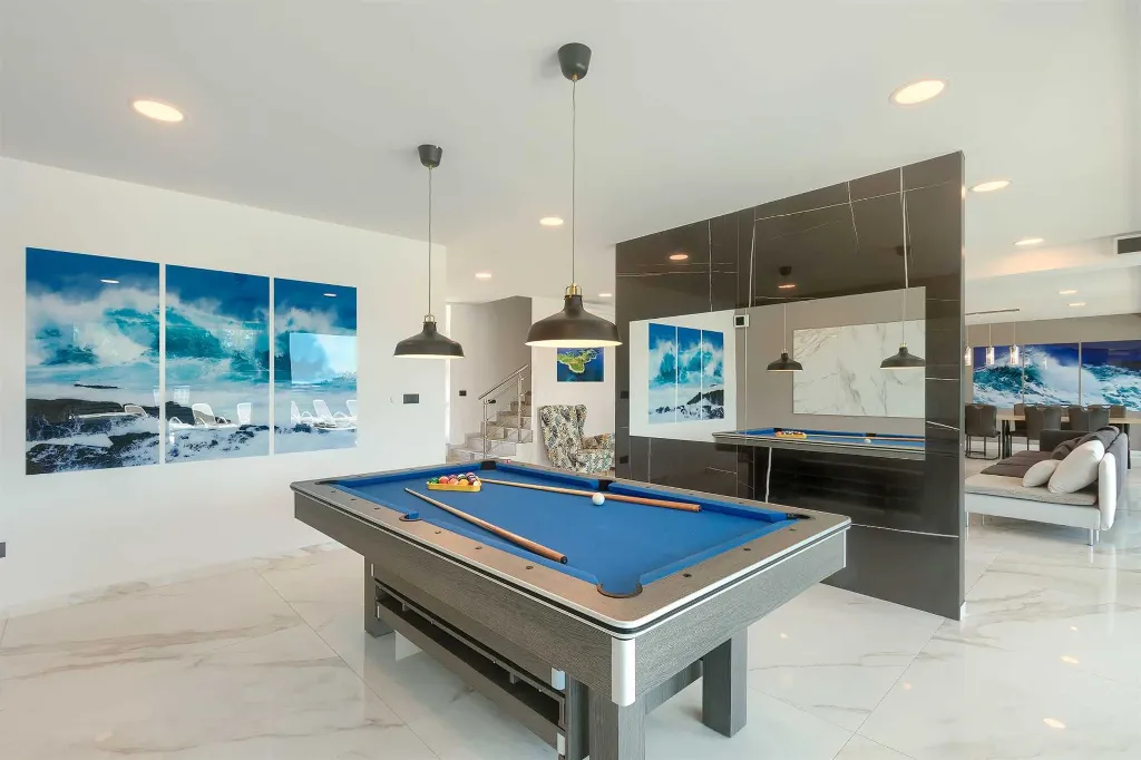 5-Bedroom Villa with Pool and Indoor Wellness in Premantura