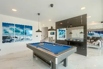 5-Bedroom Villa with Pool and Indoor Wellness in Premantura